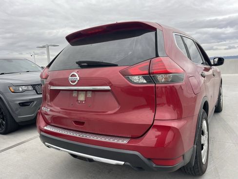 Used 2017 Nissan Rogue S image 4