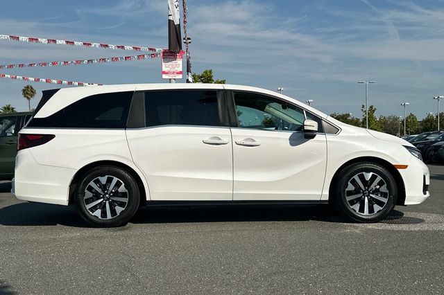 Used 2025 Honda Odyssey EX-L image 3