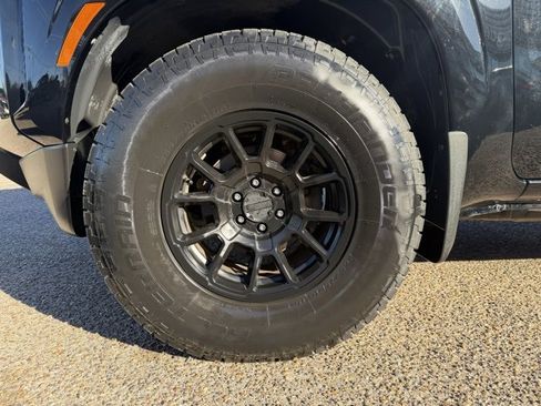 Certified 2022 Nissan Frontier S image 15