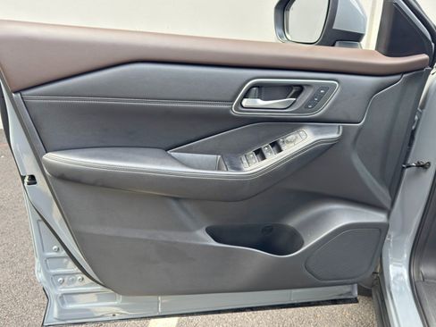 Used 2021 Nissan Rogue SL FWD image 37
