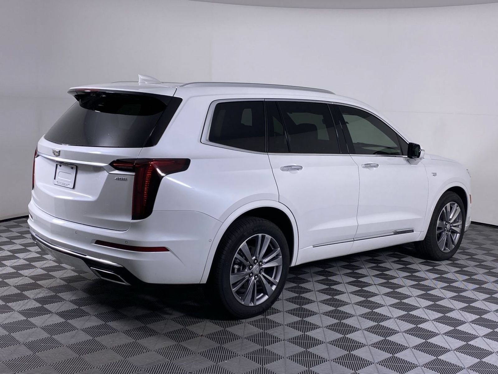 Certified 2024 Cadillac XT6 Premium Luxury w/ Technology Package FWD image 21