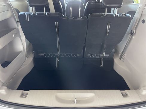 Used 2023 Chrysler Pacifica Touring-L FWD image 26