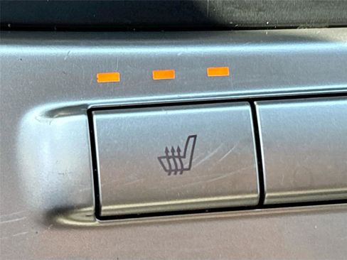 Used 2025 Kia Carnival FWD image 20