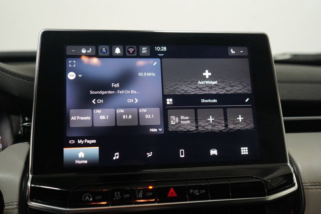 Used 2025 Jeep Compass Limited AWD/4WD image 25