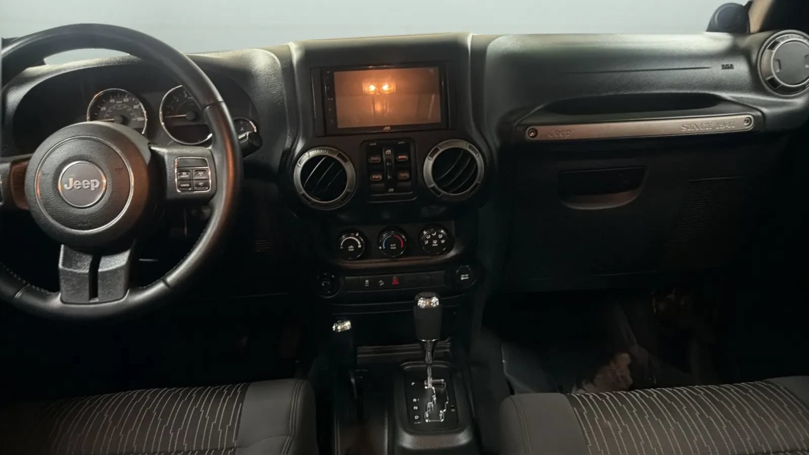 Used 2012 Jeep Wrangler Unlimited Sport AWD/4WD image 15