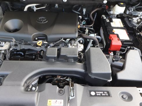 Used 2024 Toyota RAV4 XLE FWD image 17
