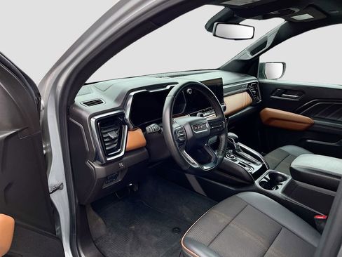 Used 2024 GMC Canyon AT4 w/ Canyon Safety Plus Package AWD/4WD image 9