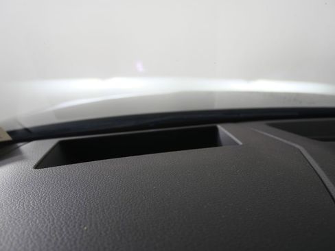 Used 2019 Audi e-tron Prestige w/ Prestige Package image 24