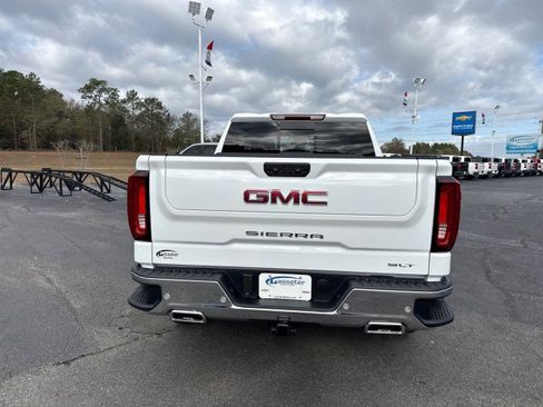New 2026 GMC Sierra 1500 SLT image 4