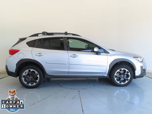 Used 2023 Subaru Crosstrek 2.0i Premium image 2