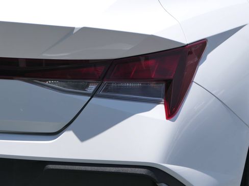 Certified 2024 Hyundai Elantra SEL FWD image 4