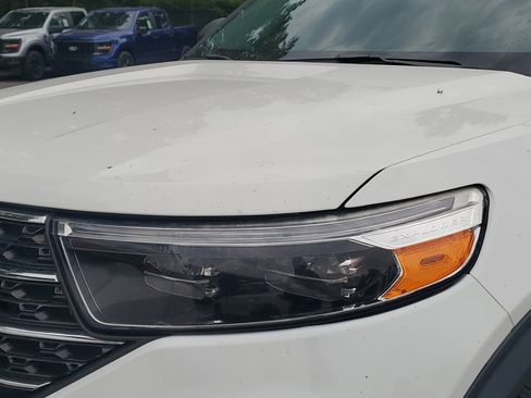Used 2023 Ford Explorer XLT RWD image 8