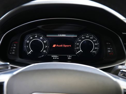 Used 2021 Audi RS 6 AVANT WAGON 4D image 46