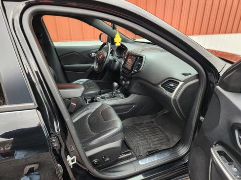 Used 2023 Nissan Rogue S image 25