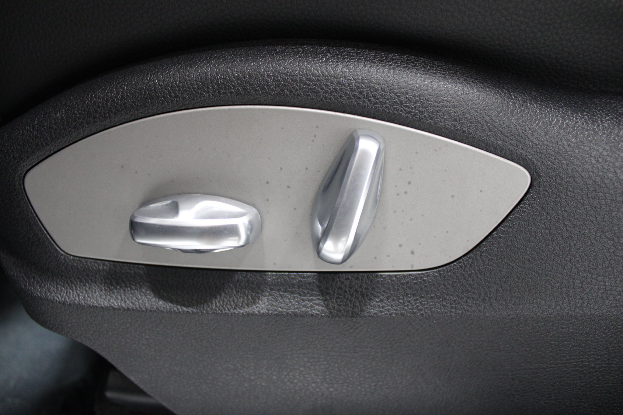 Used 2021 Porsche Macan S AWD/4WD image 42
