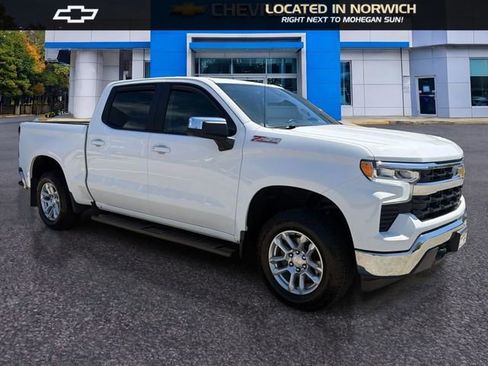 Certified 2022 Chevrolet Silverado 1500 LT AWD/4WD image 3