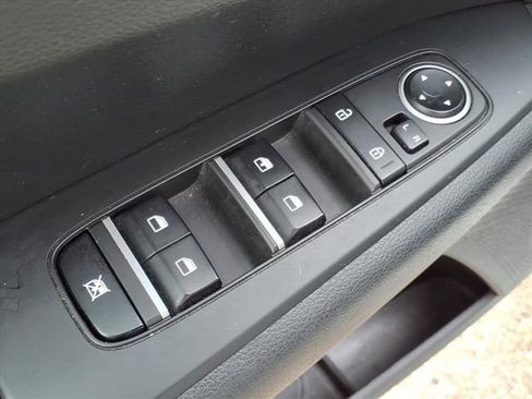 Used 2022 Kia Forte LXS image 11