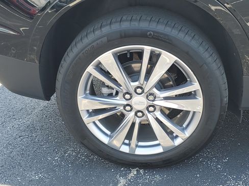 Used 2023 Cadillac XT5 Premium Luxury w/ Technology Package AWD/4WD image 6
