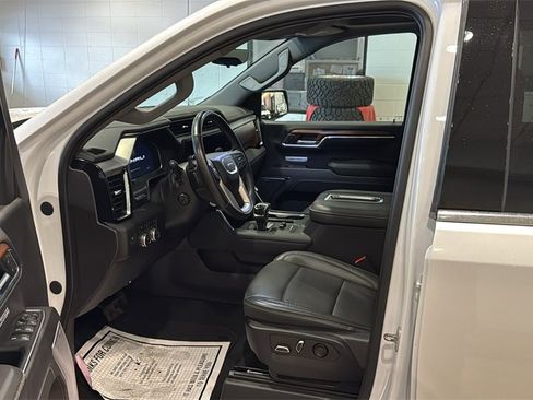 Used 2022 GMC Sierra 1500 Denali w/ Denali Reserve Package image 22