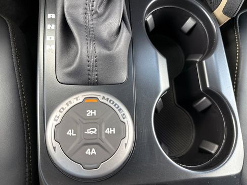 New 2025 Ford Bronco Badlands image 33