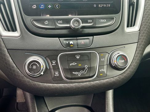 Used 2020 Chevrolet Malibu LS FWD image 15