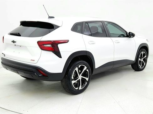 Used 2024 Chevrolet Trax RS w/ Sunroof Package image 5