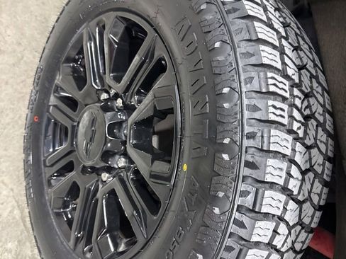 Used 2022 Chevrolet Silverado 2500 High Country w/ Z71 Off-Road Package image 31