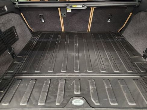 New 2026 Land Rover Discovery Limited Edition image 33