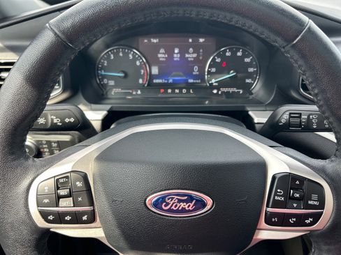 Certified 2021 Ford Explorer XLT w/ Equipment Group 202A AWD/4WD image 24