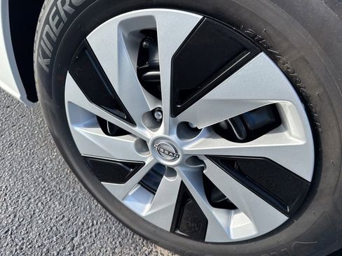 Certified 2025 Nissan Altima 2.5 S image 9