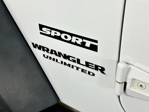 Used 2015 Jeep Wrangler Unlimited Sport w/ Quick Order Package 24S AWD/4WD image 28