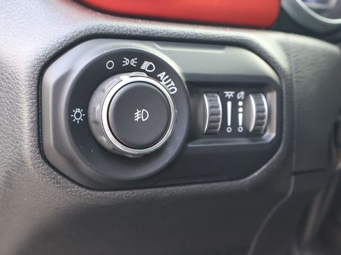 Used 2021 Jeep Wrangler Rubicon AWD/4WD image 18