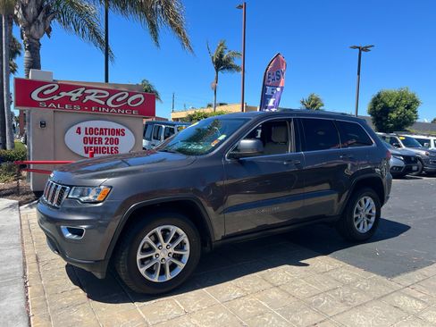 Used 2021 Jeep Grand Cherokee Laredo RWD image 3