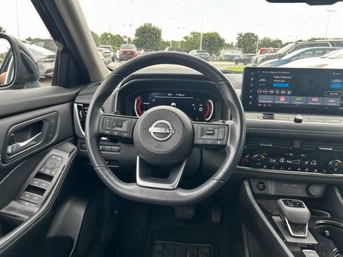 Used 2024 Nissan Rogue SL w/ SL Premium Package FWD image 22