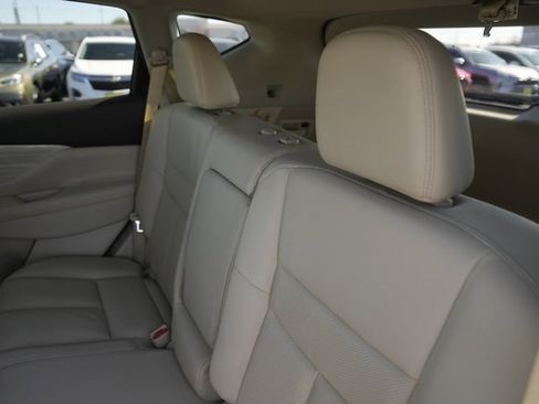 Used 2017 Nissan Murano Platinum w/ Platinum Technology Package image 14