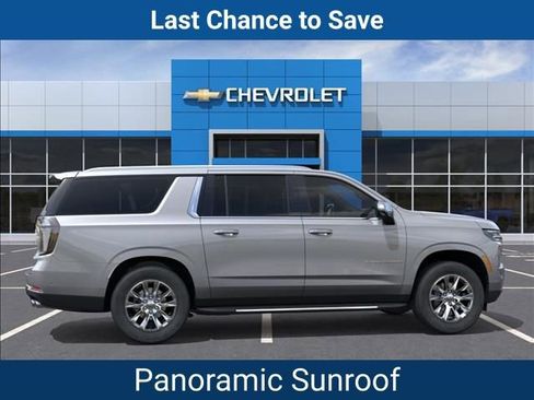 New 2025 Chevrolet Suburban Premier w/ Sun And Tow Package AWD/4WD image 5