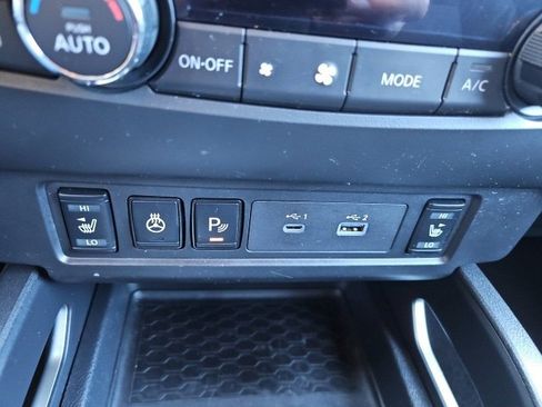 Used 2022 Nissan Frontier SV image 27