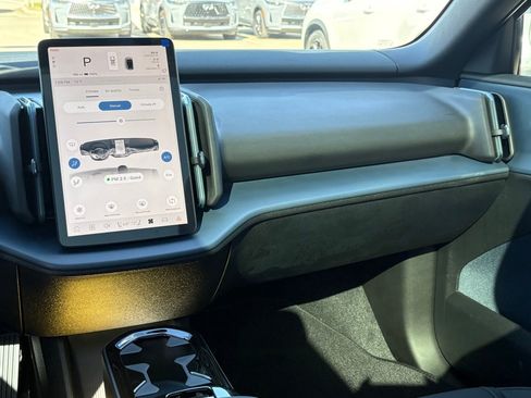 New 2026 Volvo EX30 Plus w/ Protection Package Premier image 12