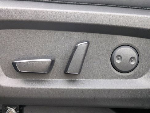 New 2026 Mitsubishi Outlander SE image 21