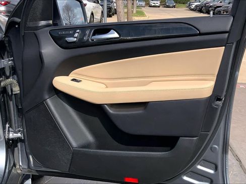 Used 2017 Mercedes-Benz GLS 450 4MATIC image 23