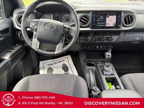 Used 2018 Toyota Tacoma TRD Sport w/ Technology Package AWD/4WD image 31