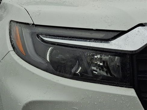 Used 2023 Honda Passport EX-L image 10