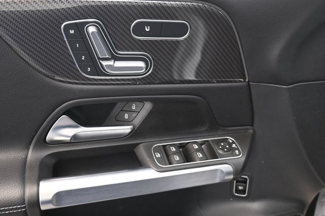 Used 2023 Mercedes-Benz GLB 250 image 12