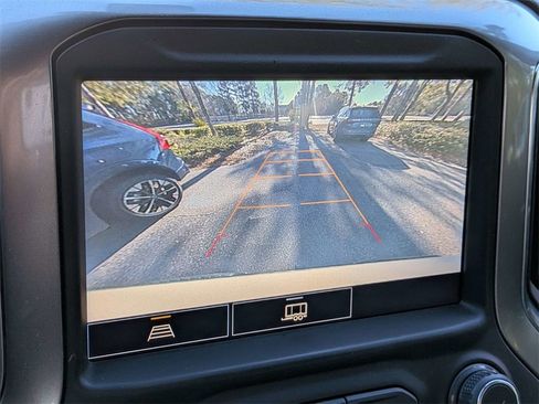 Used 2021 Chevrolet Silverado 1500 LT w/ Z71 Off-Road Package image 22