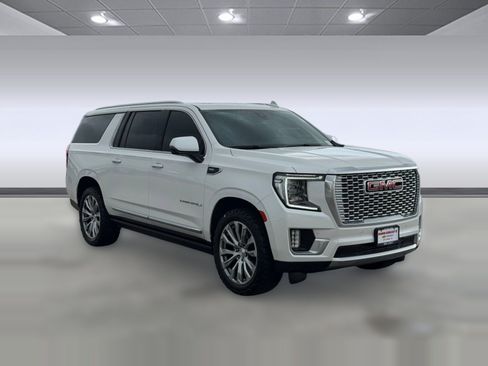 Used 2021 GMC Yukon XL Denali w/ Denali Premium Package RWD image 7
