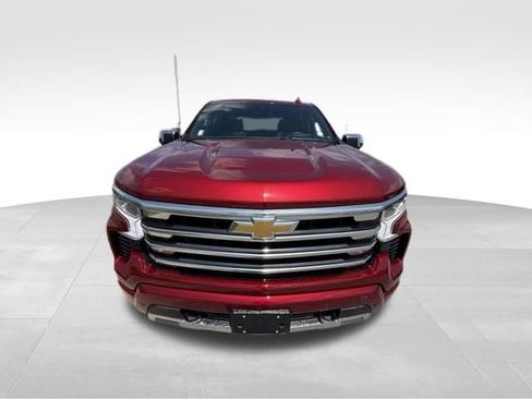 Used 2024 Chevrolet Silverado 1500 High Country w/ High Country Premium Package AWD/4WD image 3