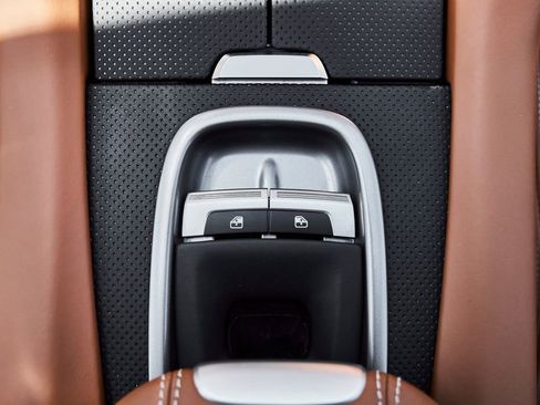 Used 2018 Ferrari GTC4Lusso image 65