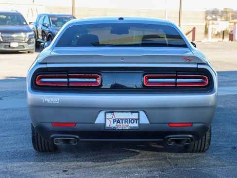 Used 2018 Dodge Challenger R/T image 4