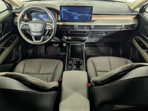 Used 2025 Lincoln Corsair Reserve AWD/4WD image 15