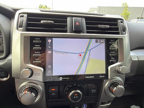 Used 2020 Toyota 4Runner SR5 Premium w/ Moonroof Package AWD/4WD image 33